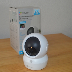 ezviz H6c 2K⁺  Cámara para Hogar Inteligente con Paneo e Inclinación